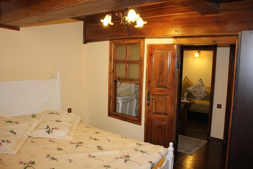 Papazin Konagi Hotel Ayvalik Room photo