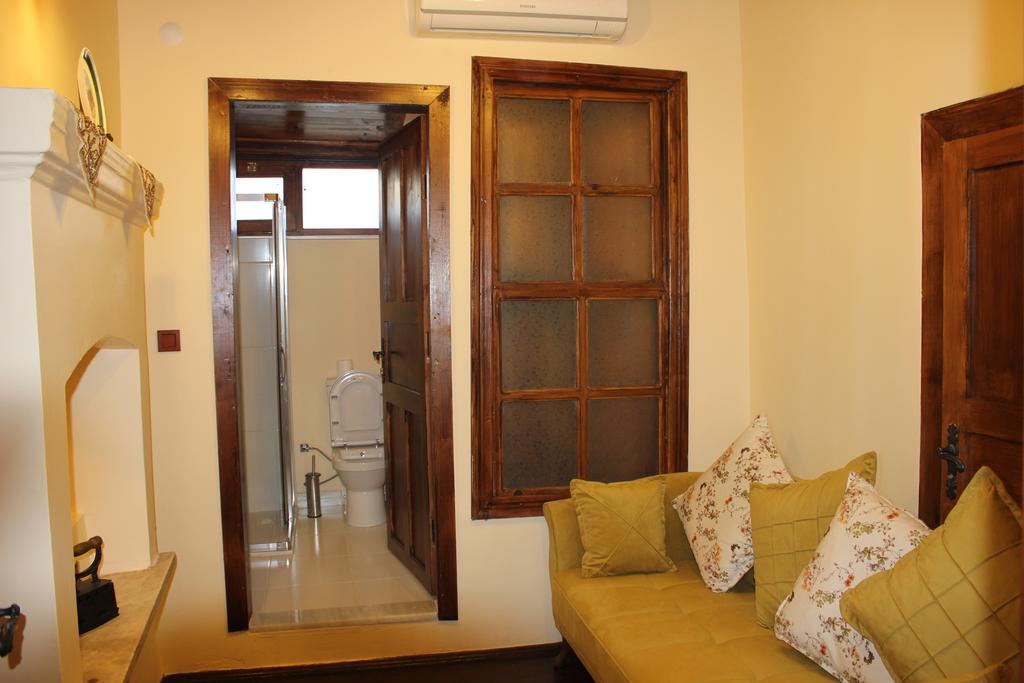 Papazin Konagi Hotel Ayvalik Room photo