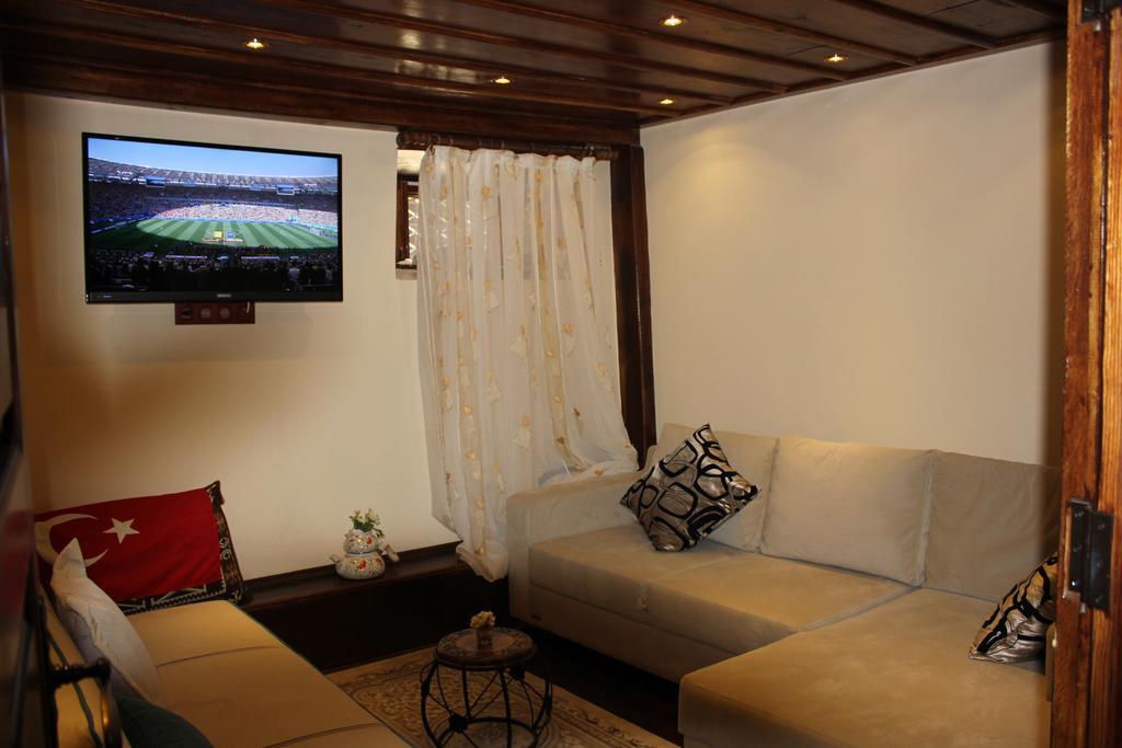 Papazin Konagi Hotel Ayvalik Exterior photo